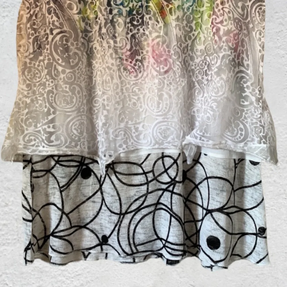 Aria. A Love Tree Lace Overlay Tunic Size Medium - Picture 9 of 11